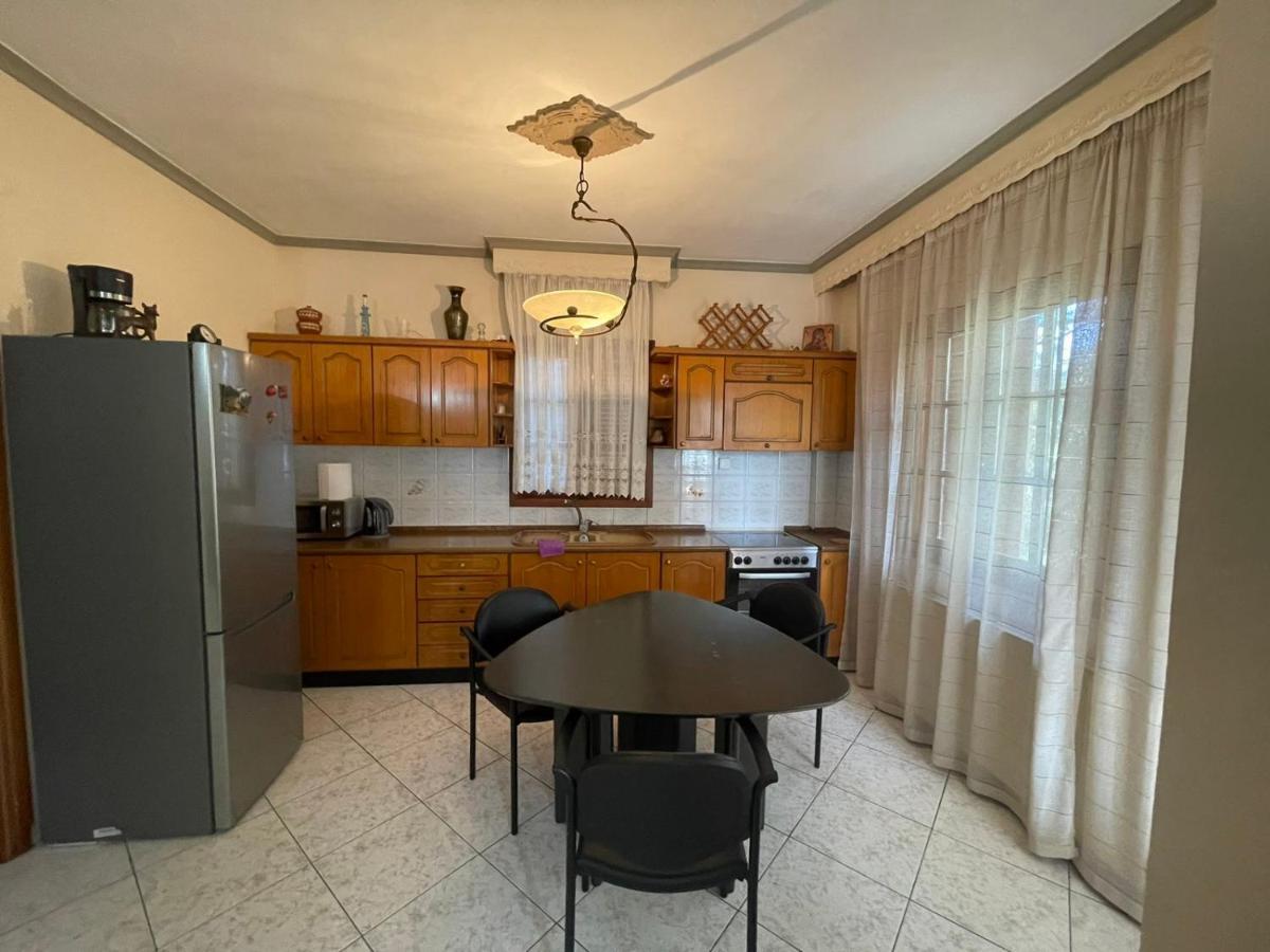 Nea Peramos Large Apartment Near The Beach Exterior foto